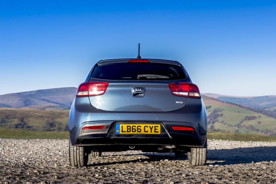  Kia Rio 5-Door 2017 года  (UK) (фото 11 из 145)